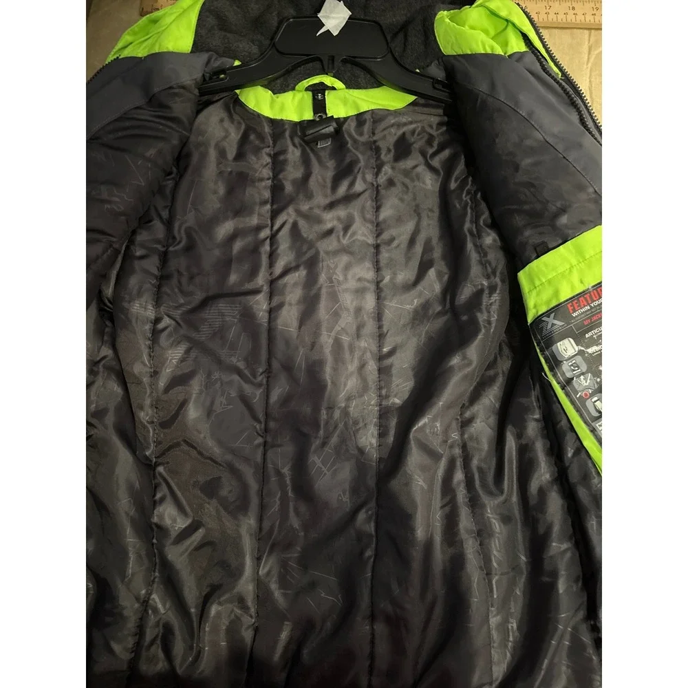 ZeroXposur Boys Gray Neon Green Hooded  Ski Jacket Size 7/8 Weather Resistant